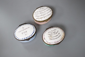 Three South Staffordshire enamel patch boxes, late 18th century, 4.3cm